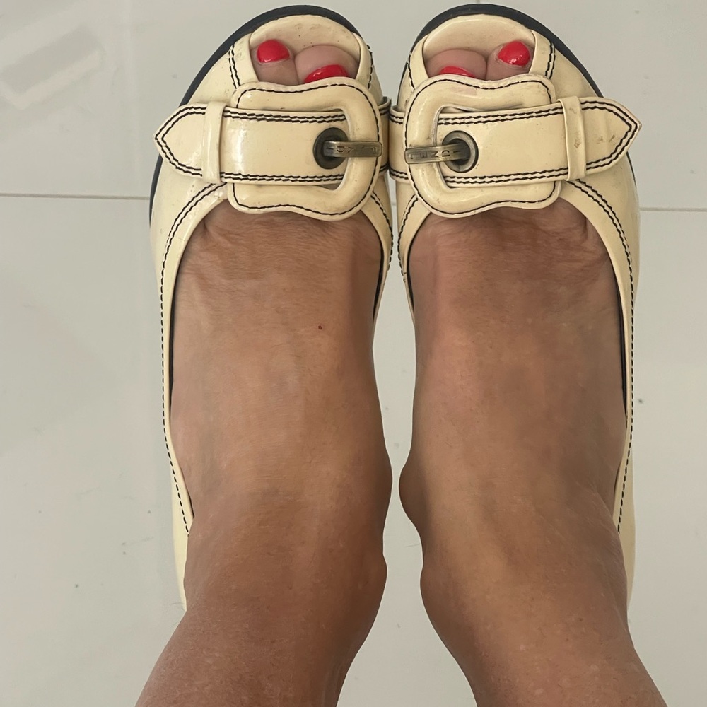 Fendi Cream Heeled Shoes with Buckle Detail
